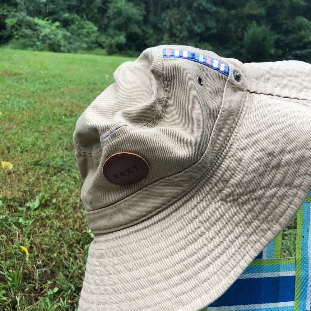Roxy bucket hat ☀️
